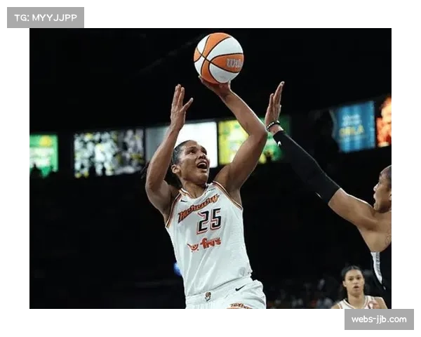 托马斯季后赛助攻总数登顶WNBA历史第一超越范德斯洛特